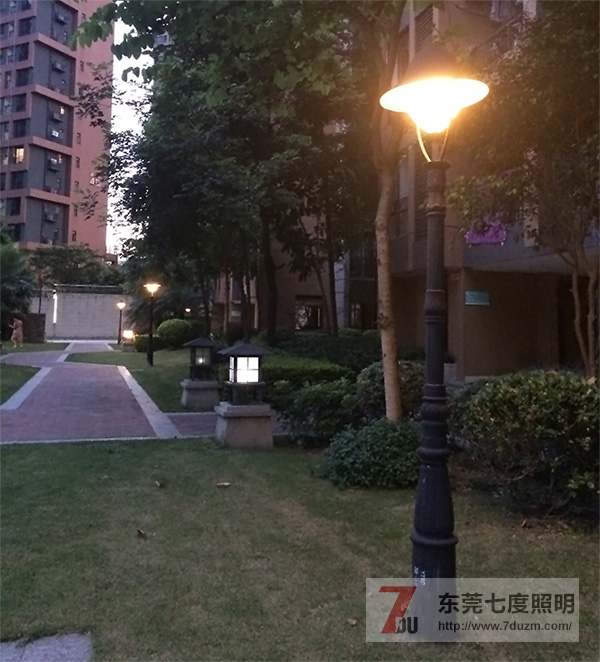 東莞七度照明-小區(qū)砂鑄庭院燈高度和安裝間距