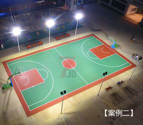 標(biāo)準(zhǔn)戶外籃球場6組8米立桿球場燈亮燈效果實(shí)拍案例一